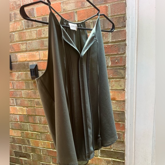 Paper Crane Women’s size Med Green Blouse tank top Like New 100% polyester NWT - Picture 7 of 8